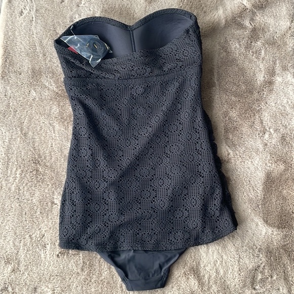 Skirted One Piece Swimsuit with removable halter strap - Picture 2 of 8
